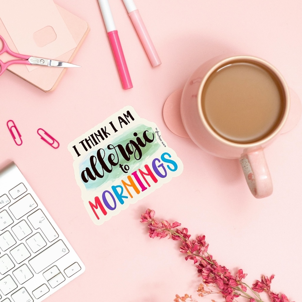 Vinüülkleebis "Allergic"