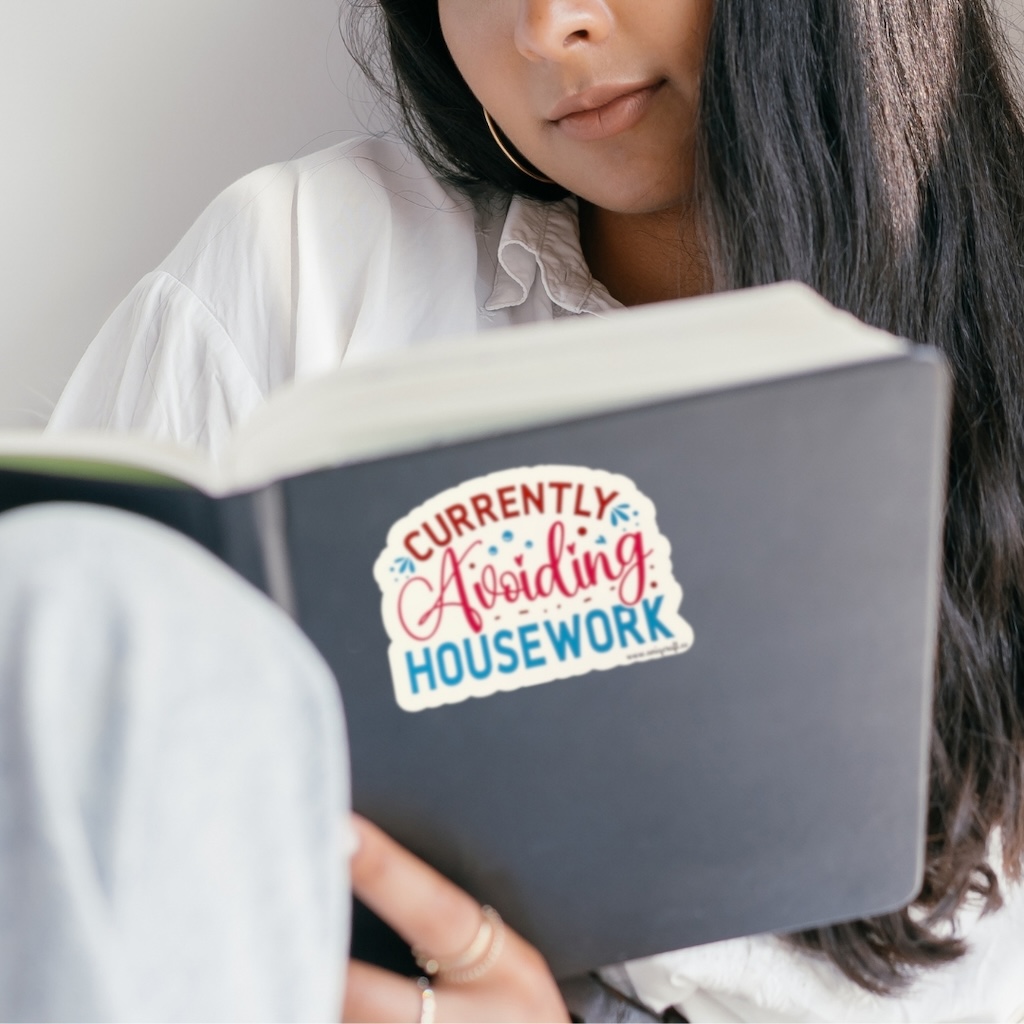 Vinüülkleebis "Avoiding"