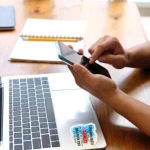 Vinüülkleebis "before you talk"