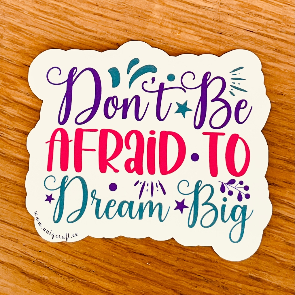 Vinüülkleebis "afraid" - Image 2