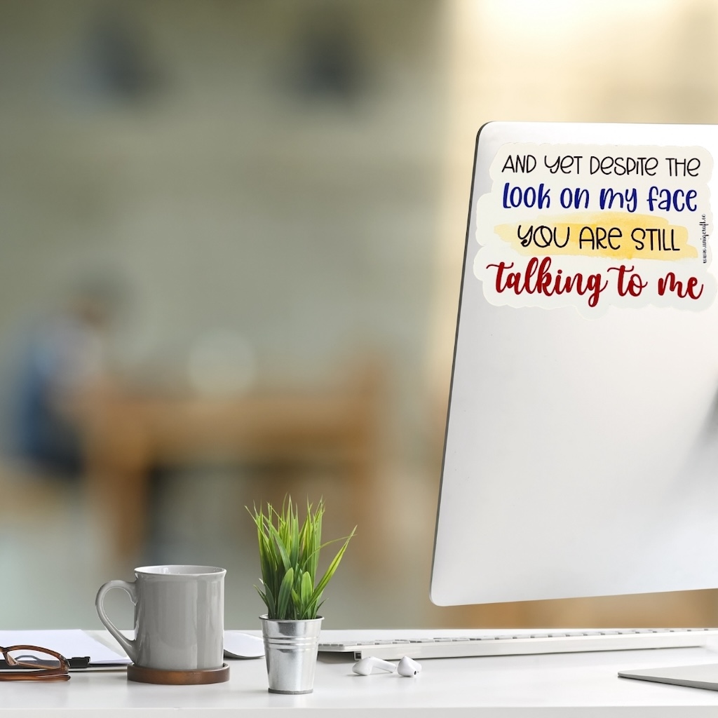 Vinüülkleebis "talking to me"